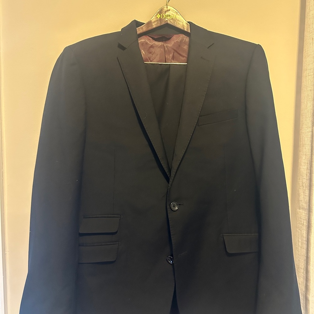 Men's Black Suit - Jacket 44L, Pants 38L